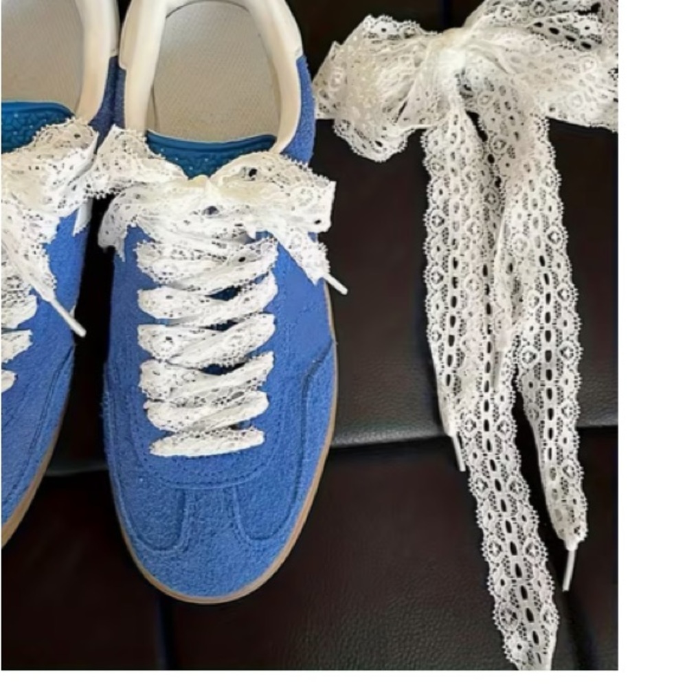 NEW ! ivory Lacey laces